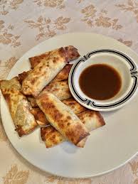 Egg rolls have ground pork (or beef), cabbage, ginger, garlic, soy sauce, and sesame oil in them. Air Fryer Egg Rolls Weight Watchers Style