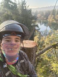 Good morning tree people. 👽🪓🌲