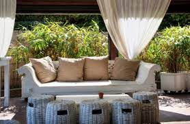 Wie wäre es mit einem kuschligen sofa für draußen? Welches Sofa Eignet Sich Fur Draussen