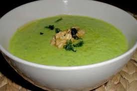 Veloute De Courgettes Au Chevre Frais Persil Huile De Noix Recette Veloute Courgette Courgette Chevre Frais