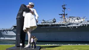 This giant statue is 25 feet tall and weighs 6,000. Statue Of Wwii Kiss Vandalized After U S Sailor S Death Cgtn