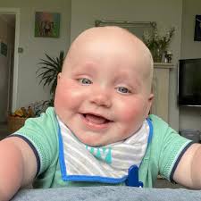 Hi does anyone have a smart tv mostly for a living room thank you