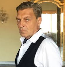 Сам невзоров утверждал, что за 4 срока в государственной думе был ровно 4 раза. Kratkaya Istoriya Cinizma Kak Aleksandr Nevzorov Otreksya Ot Religii I Byvshih Zhen Starhit Ru