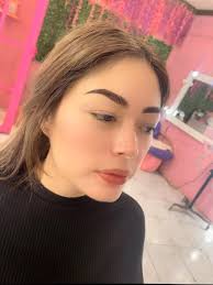 Lista y hermosa con este look 💄✨ ¿Qué les parece? 💕🔥 Maquillaje xV 👗👸 Beth  Miranda La verdad es que yo casi ya no maquillo por falta de tiempo, deben  agendar con tiempo ✨🙏