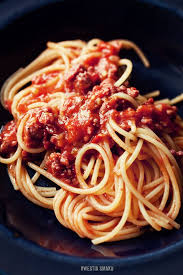 It is also known as spaghetti alla bolognese. Szybkie Spaghetti Bolognese Ze Swiezymi Pomidorami Kwestia Smaku