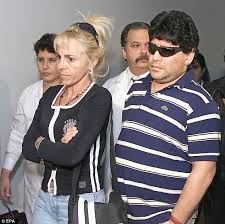 Diego Maradona Accuses Ex Wife Claudia Villafane Of Stealing 9m From His Bank Account Daily Mail Online