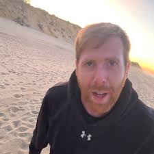 Dennis Akey (@gingerfever3000)