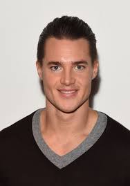 Alexander Dreymon Que Guapo