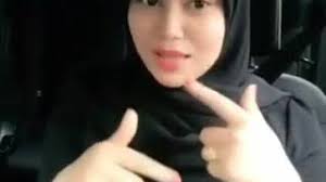 Video termasuk gambar individu berkenaan mula disebarkan melalui aplikasi whatsapp memaparkan tindakan wanita itu membuka buka bajunya satu persatu dipercayai dalam bilik persalinan agensi berkenaan. Mxtube Net Awek Kastam Terlampau Mp4 3gp Video Mp3 Download Unlimited Videos Download