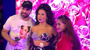 The series already (hi, guilty!) and you're now on a quest to find out what happened to the irl counterparts of every one of the show's. Selena Quintanilla Now At Madame Tussauds Orlando For Limited Time