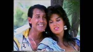 Η άντζελα δημητρίου (14 αυγούστου 1954) είναι ελληνίδα τραγουδίστρια, γνωστή και ως η λαίδη του ελληνικού τραγουδιού. Giannhs Flwriniwths Esena Mono Agapaw Youtube