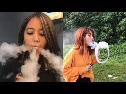 Queen of vaping lincoln ne🌽 21🌺 🌈lg(b)t xbox: Vaping Queen Blows All Of Her Competition Away With Her Vape Tricks Youtube