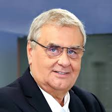 Eishockey: Helmut de Raaf erhält seine "Wall-of-Fame“-Stele