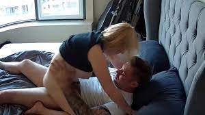 Mature blonde milf riding - XVIDEOS.COM