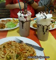 Makanan yang sinonim dengan nama kuantan atau pahang adalah ikan patin masak tempoyak. Western Food Murah Dan Sedap Di Planet Co Benteng Bistro Taman Esplanade Kuantan