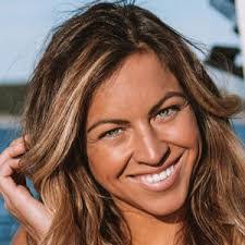 Ashley Kidd's Instagram, Twitter & Facebook