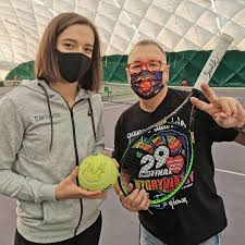 Sadly she fell rather heavily to csenge furak in r2, 0 & 3. Iga Swiatek Rakieta Z French Open Aukcje Wosp Allegro Pl