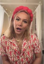 How Old Is Lucie Noelle