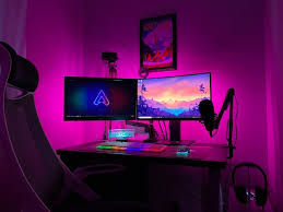 With a budget of 2000 i set out to build a super clean and minimalistic gaming setup. Gaming Room Setup Layout Pink Aesthetic Battlestation Credits U Libbytingz Facebook