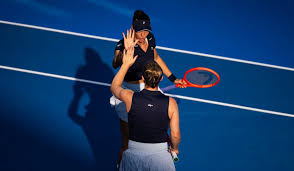 Luisa Stefani vence mais uma no match tiebreak e avança para final em Dubai
