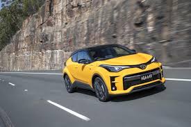 It gives you a choice between two petrol engines. Toyota C Hr Gr Sport 2021 El Suv Urbano Y Deportivo Muestra Sus Detalles En Nuevas Fotos