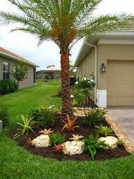 15 Amazing Ideas For Decorating The Landscape Around The Trees The Art In Life Florida Landscaping Palm Trees Landscaping Yard Landscaping