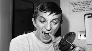 12 Rare 'Dark Shadows' Photos: Barnabas Collins and More