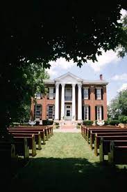 Kentucky Wedding Venues Near Lexington Located In Bourbon County Maplewood Estate Wedding Ceremon Outdoor Wedding Kentucky Wedding Venues Wedding Venues