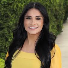 Dara Pena's Instagram, Twitter & Facebook