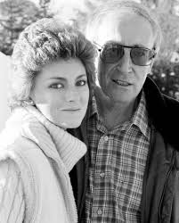 ♡ 𝓟𝓮𝓽𝓮𝓻 & 𝓛𝔂𝓷𝓷𝓮 ♡ •Peter Sellers and his fourth wife, Lynne  Frederick, are photographed outside of their residence in Gstaad,  Switzerland, 1979. ❤️ In 1976, Sellers was recently divorced and on