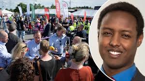 Järvaveckan är en årligt återkommande politikervecka och folkfest på spånga ip i nordvästra stockholm, där företrädare för svenska politiska partier, intresseorganisationer och företag samlas och diskuterar politik och samhällsfrågor. Mannen Bakom Jarvaveckan Om Arets Upplaga P4 Stockholm Sveriges Radio