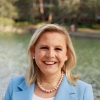 200+ Profile mit dem Suchbegriff „Lovell“