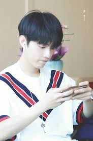 可函1005/肖战- 可函1005/肖战added a new photo.