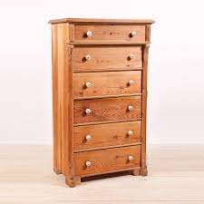 Appealing chest of drawers displays a desirable aged patina select oak shows fine grain. Pin On Antique Pine Furniture