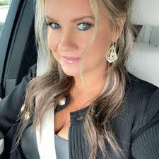 Candi Snyder's Instagram, Twitter & Facebook