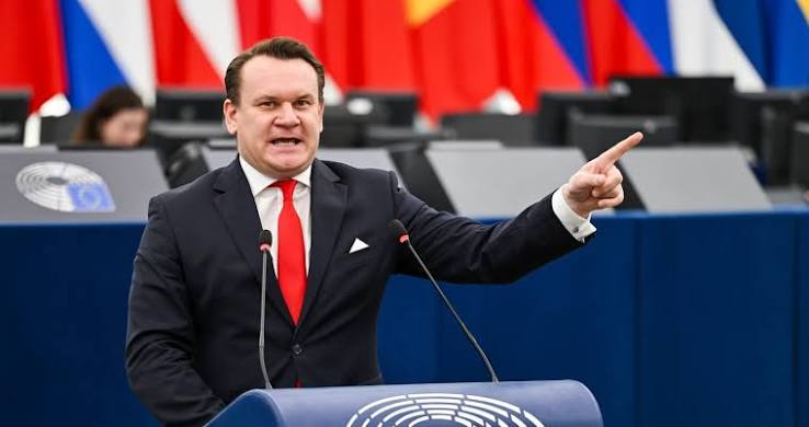 Polish politician barred from entering UK to attend Tommy Robinson rally | Notes From Poland