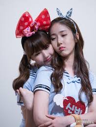 Pin On Kpop Skinship