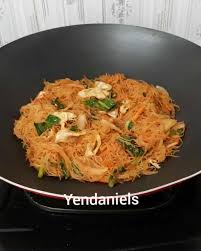 Mie goreng ini, memiliki kesamaan dengan yasikoba dari jepang. Pin On Noodles Shumai Dumpling Meatballs