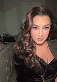 Michelle Muns's Instagram, Twitter & Facebook