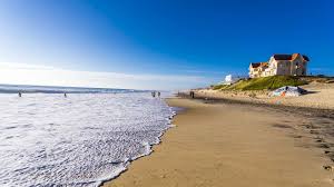De la plage branchée de la madrague à la grande plage urbaine des sables d'or, le territoire compte 11 plages aux ambiances différentes. Biscarrosse Office De Tourisme Bisca Grands Lacs