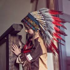 Deguisement Enfant Indien En 2020 Coiffe Indienne Coiffe Carnaval De L Ecole