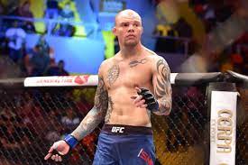 He is known for his work on гравитация (2013), квант милосердия (2008) and алита. Anthony Smith Moving Up In Weight After Brutal Cuts Down To 185 Pounds Mma Fighting