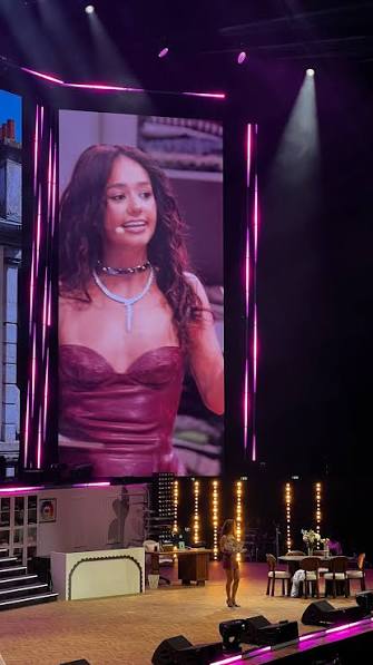 Lena Situations clôture la dixième saison de ses Vlogs d’août à l’Accor  Arena, à Paris. 🌟 | ELLE | Facebook