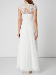 Finde dein brautkleid bei p&c und sieh nicht nur strahlend aus, sondern verwirkliche deinen traum bestelle brautkleider mit 0€ versand zu dir nach hause Unique Brautkleid Aus Chiffon Mit Floralen Zierborten In Weiss Online Kaufen 9898487 P C Online Shop