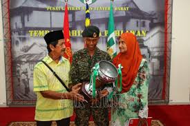 Nantikan dokumentari bersiri rejimen askar wataniah (raw) bukan sekadar simpanan bersama rejimen pakar, palapes saksikan dokumentari khas, rejimen askar wataniah bukan sekadar simpanan di saluran 634 channel w, unifitv dan 122. Ibu Bapa Dan Pengalaman Askar Wataniah Pendorong Kejayaan Perajurit Muda Keseluruhan Terbaik Tentera Darat Air Times News Network