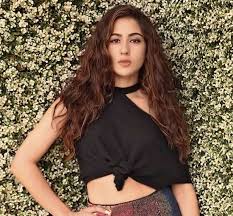 Comb back your entire hair in the back side and add little. 9 Best Indian Hairstyles For Curly Hair Styles At Life