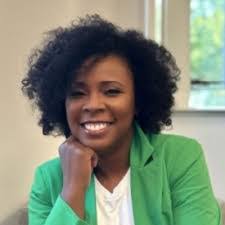 Heather Sayer's Instagram, Twitter & Facebook