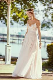 Una coda mozzafiato e un abito che ruba il cuore. Brautkleider By Kleemeier Hochzeitskleider Brautmode
