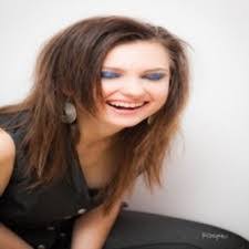 Elisha Fox's Instagram, Twitter & Facebook