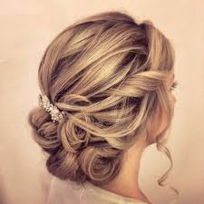 So if it's wedding hairstyles for medium hair you're after, you may be feeling stuck! 35 Romantic Wedding Updos For Medium Hair Wedding Hairstyles 2021 Hairstyles Weekly